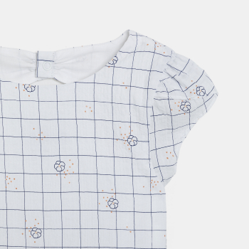 بلوزة بأكمام قصيرة بمربعات باللون الأبيض للفتيات.